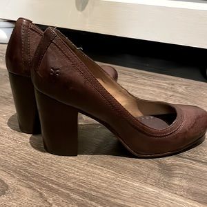 FRYE Carson Pump size 9M. Gently used.
